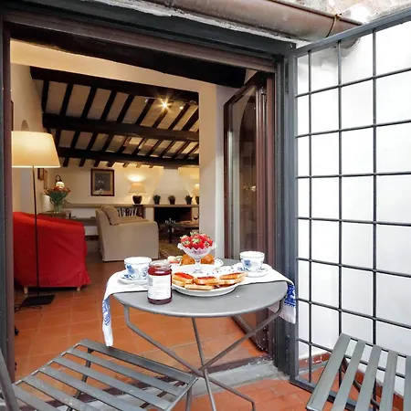 Benedetta21 Apartment